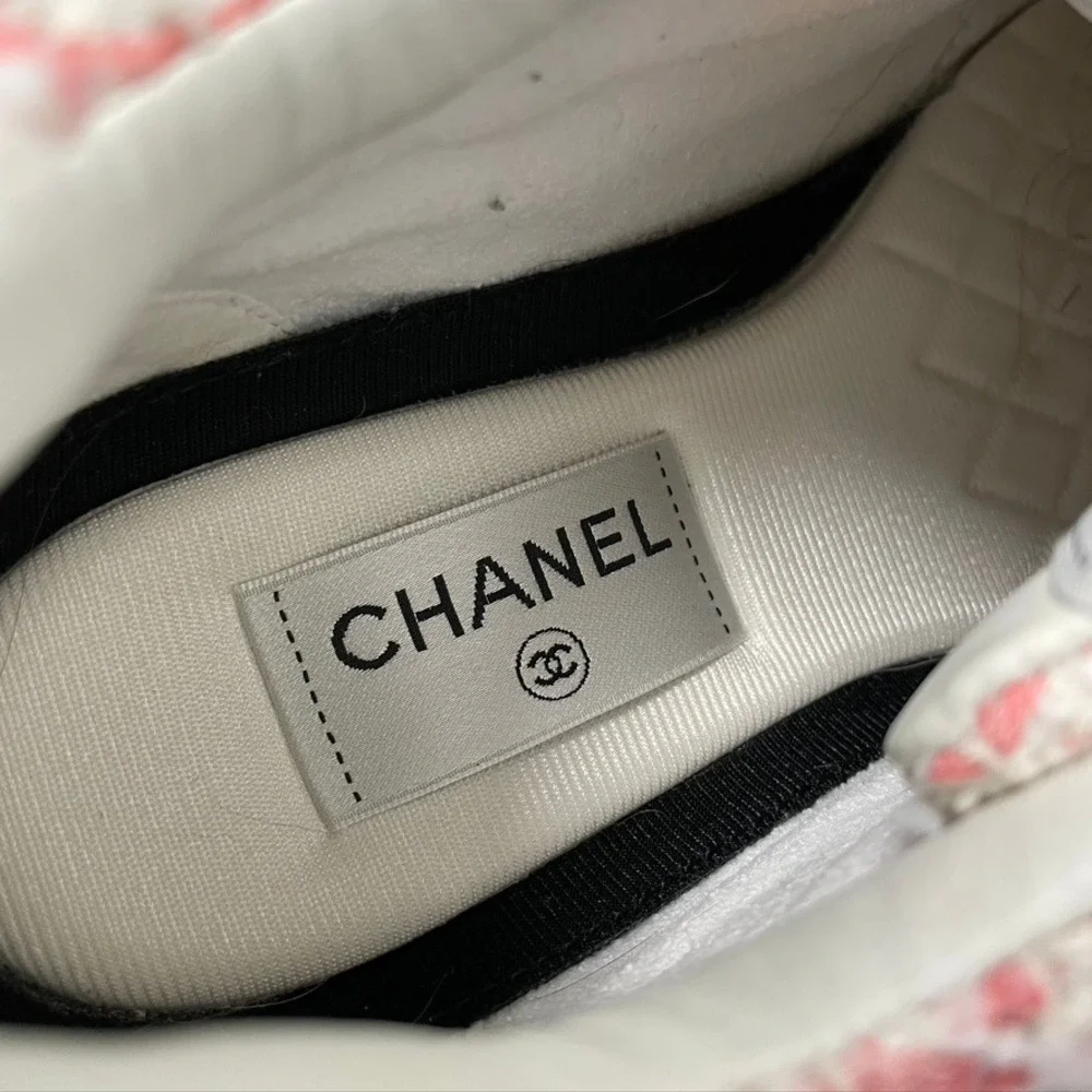 Chanel Tweed Leather Suede Sneakers Womens 39 White‎ Pink G38299 Low Top CC Logo